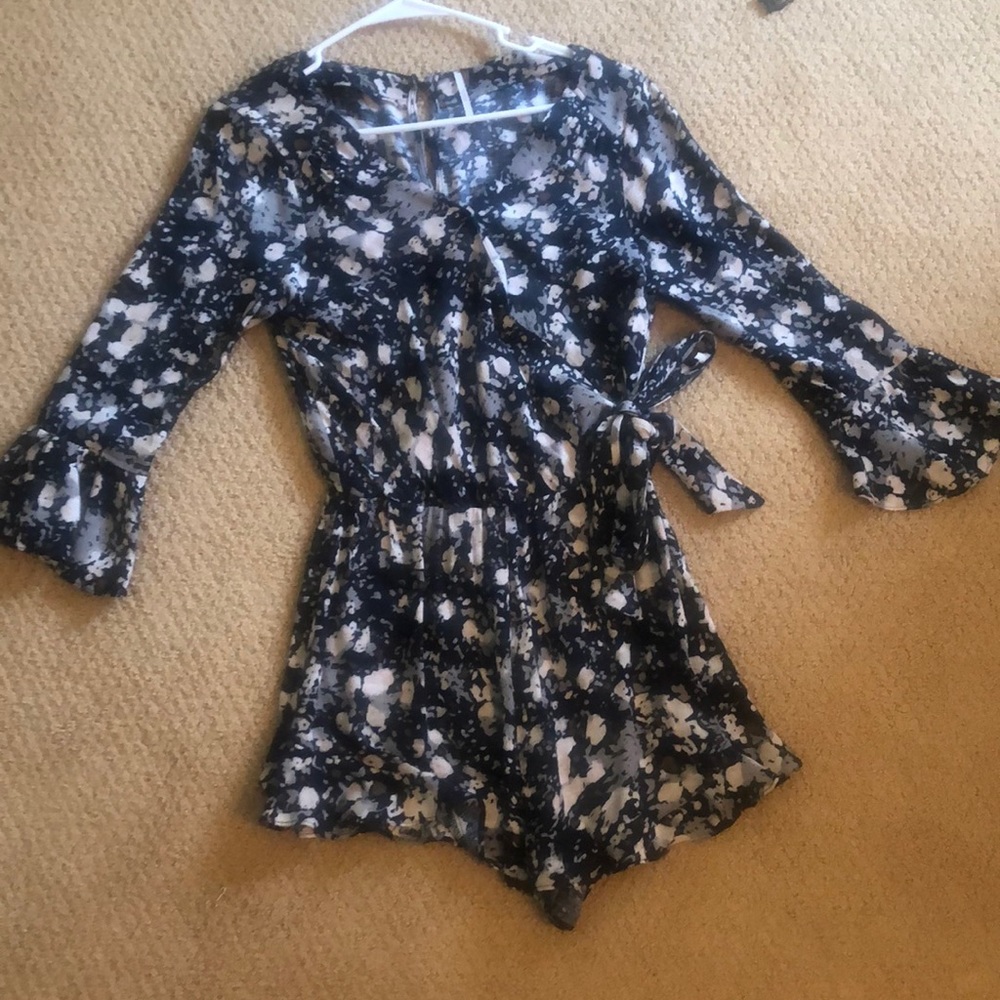 Free people XS romper perfect condition.